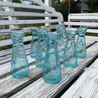 8 niebieskich karafek wazonów z action