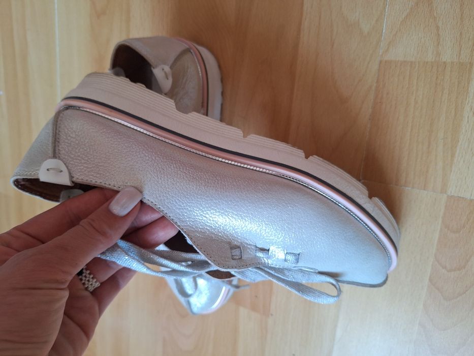 Туфли, балетки, лоферы.