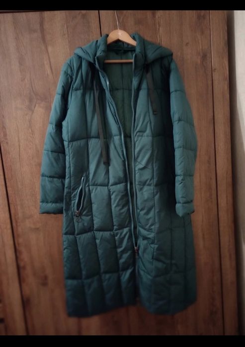 Płaszcz jesienny butelkowa zieleń.