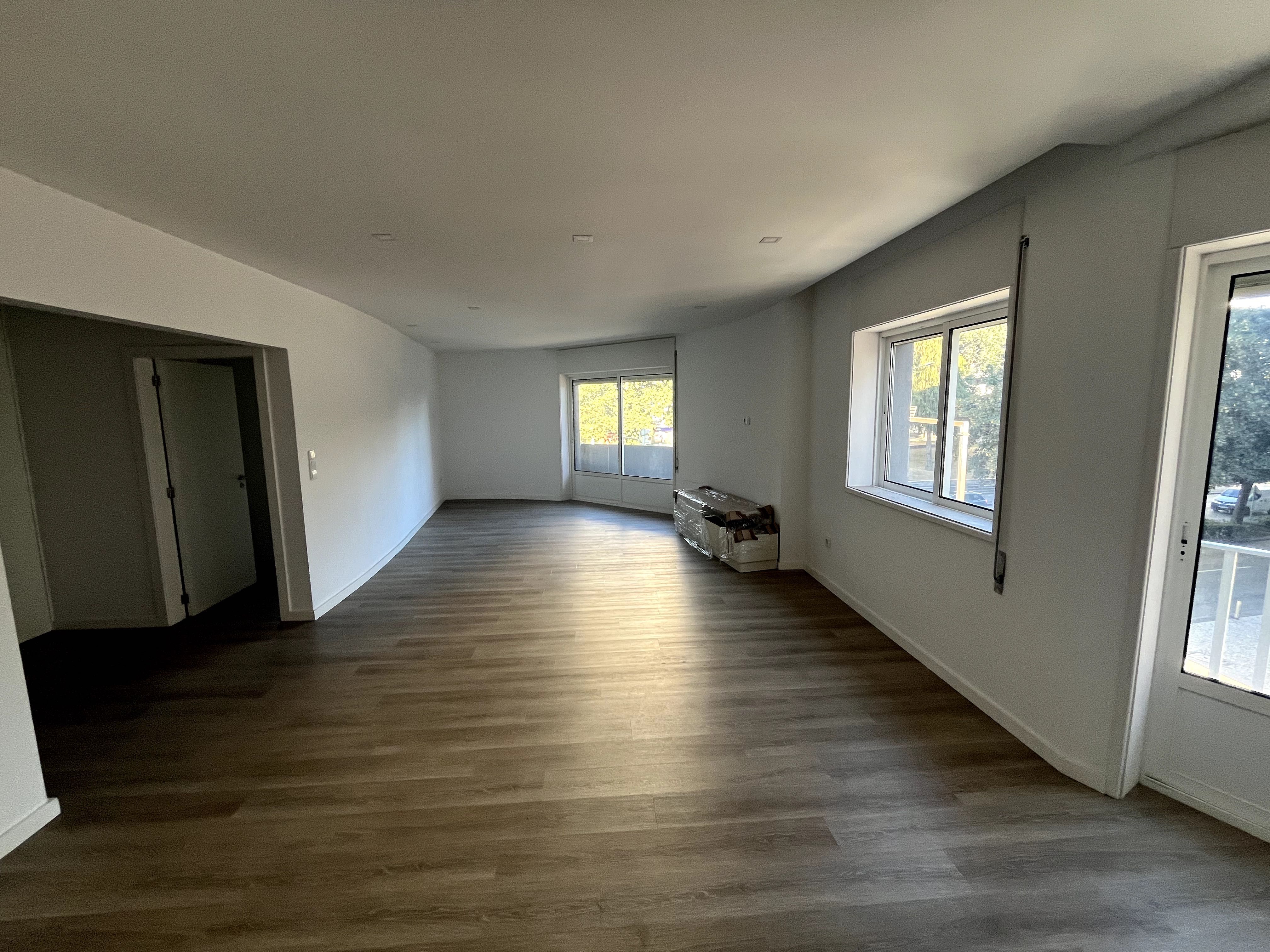 Apartamento T3 para Arrendamento - Open Space C/ Suite e Closet