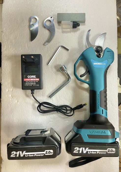 Аккумуляторный секатор SAKUMA CCC3521-CORE садовые ножницы