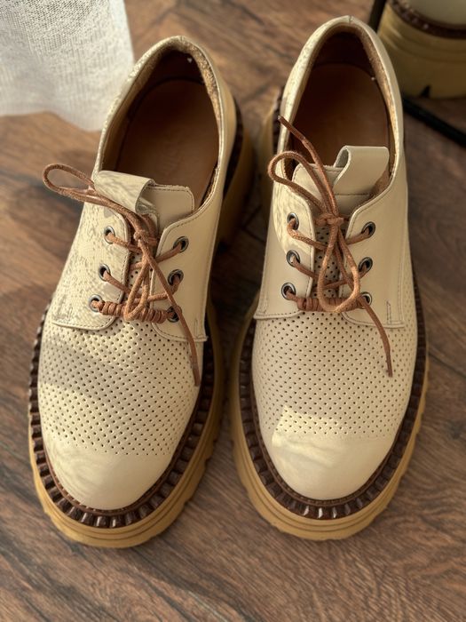 Черевики жіночі бежеві