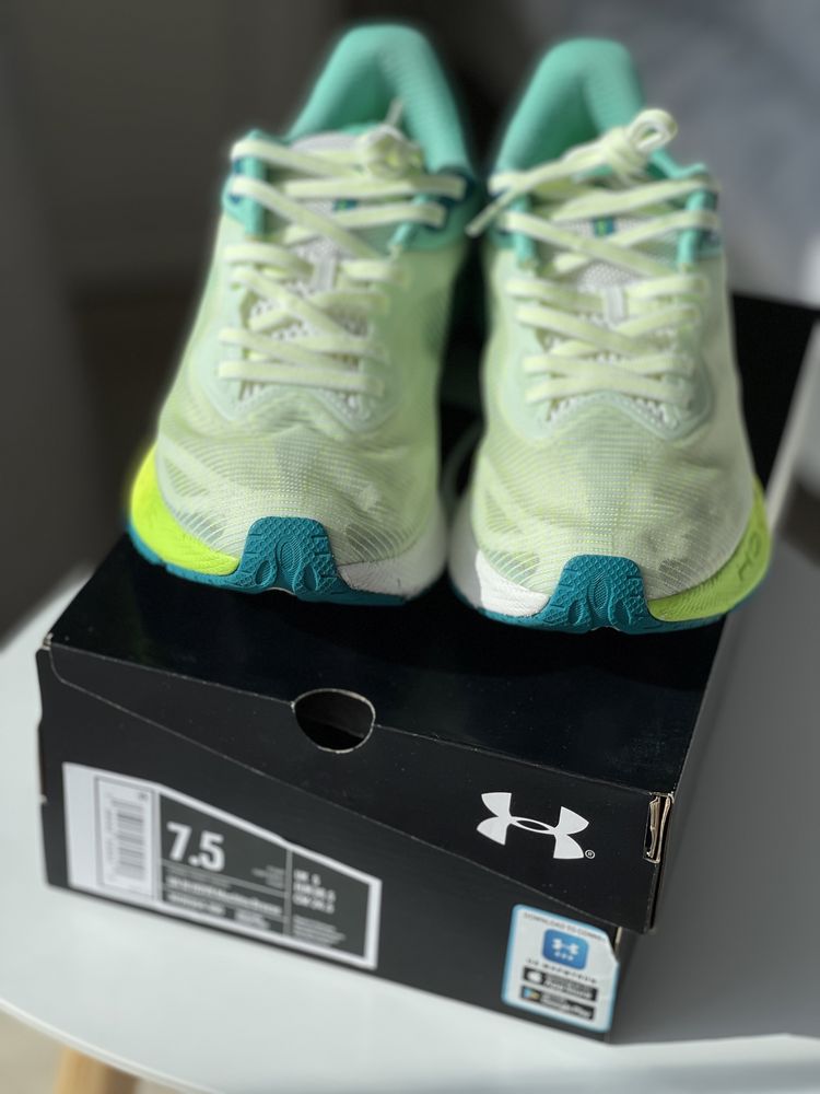 Under Armour Hovr Machina Breeze