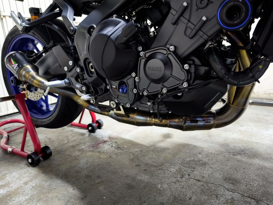 Escape completo MT-09 2024/2025