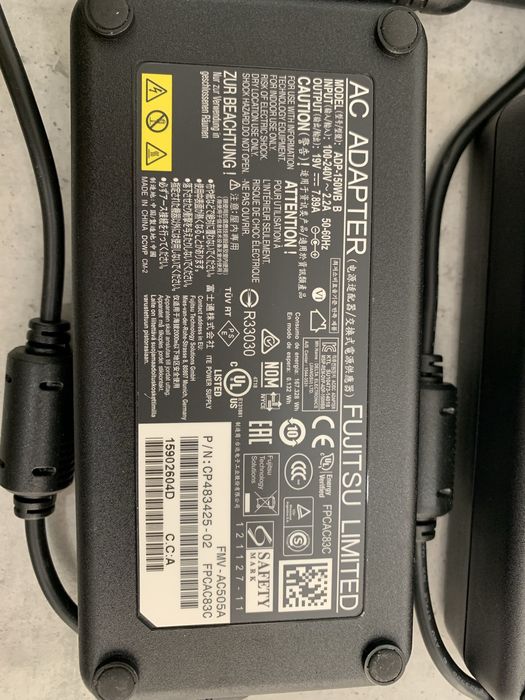 блок живлення Fujitsu ADP-150WB  19V 7.89A (оригінал б/у)