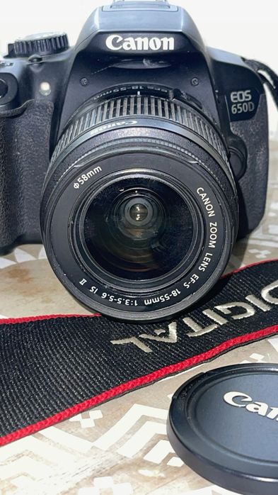 Camera CANON EOS 650D + Zoom Lens