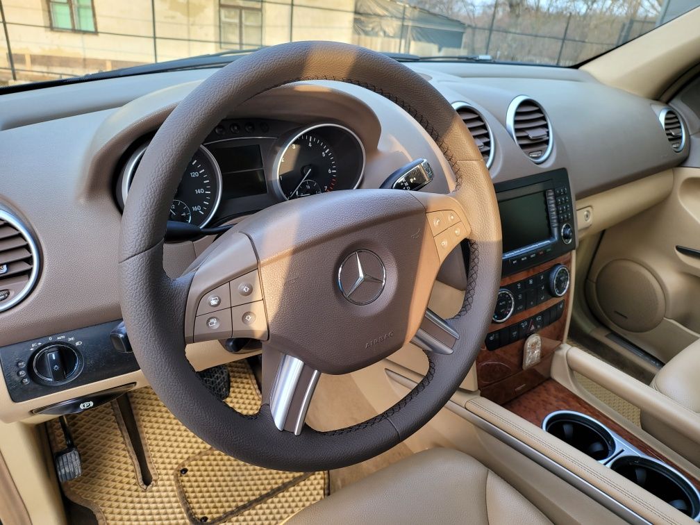 Продаю Mercedes ML 350 4MATIC 2008 года