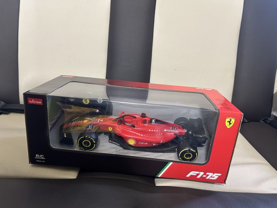 Є різні машини на пульт