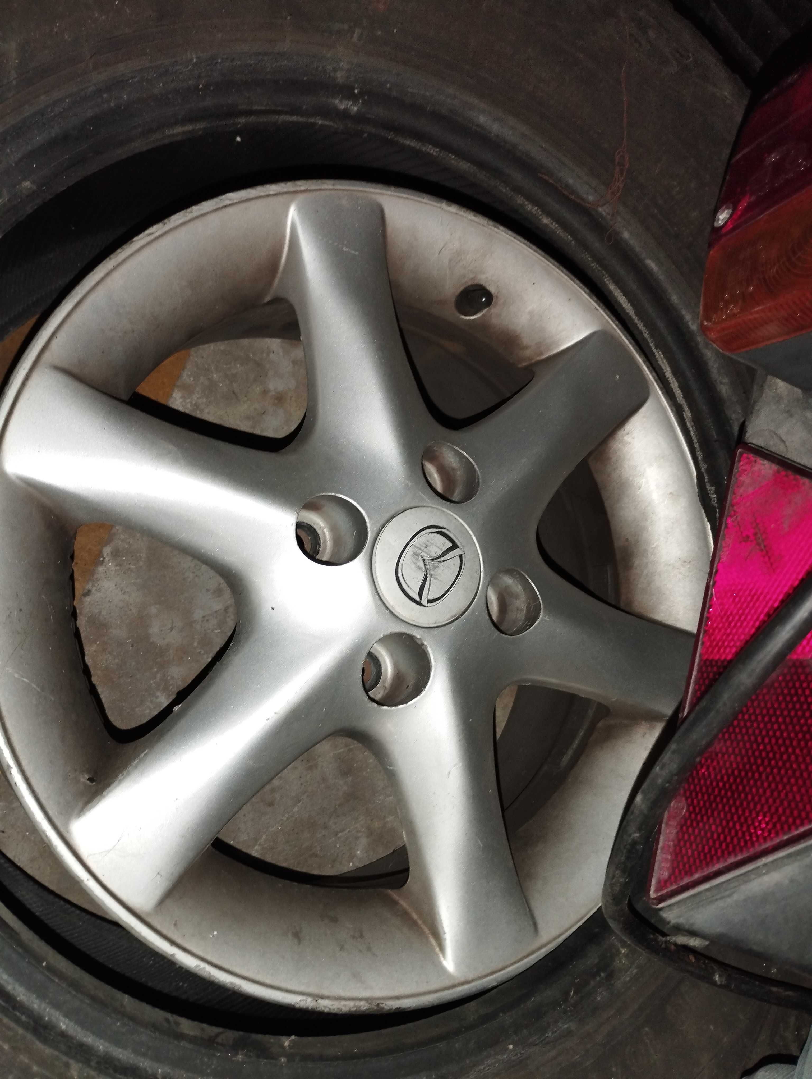 Mazda 323 F (BA)