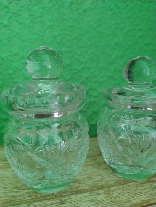 2 kryształowe dzbanuszki 9cm