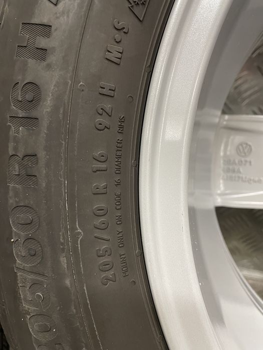 Koła Opony Felgi Koźle Volkswagen T-Roc 6Jx16 Adax