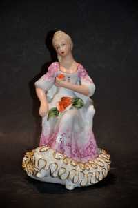 Figurka Porcelana, region Alba Iulia Rumunia 19cm