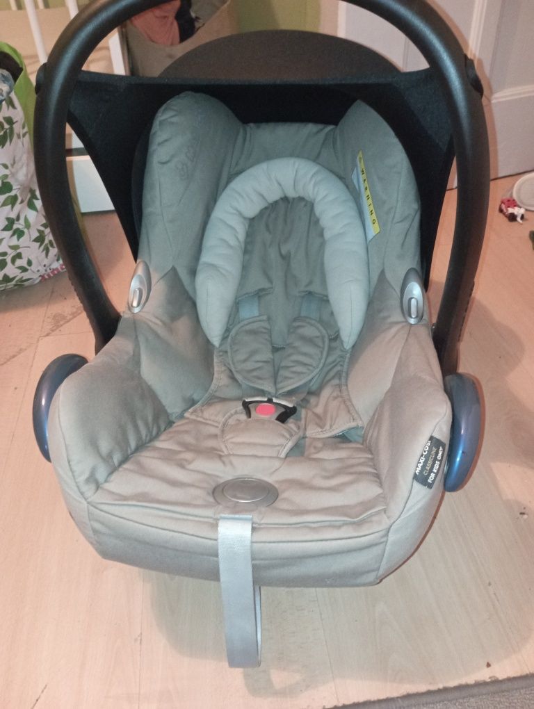 Fotelik nosidełko MAXI COSI CABRIOFIX  0-13KG z bazą ISOFIX beżowy