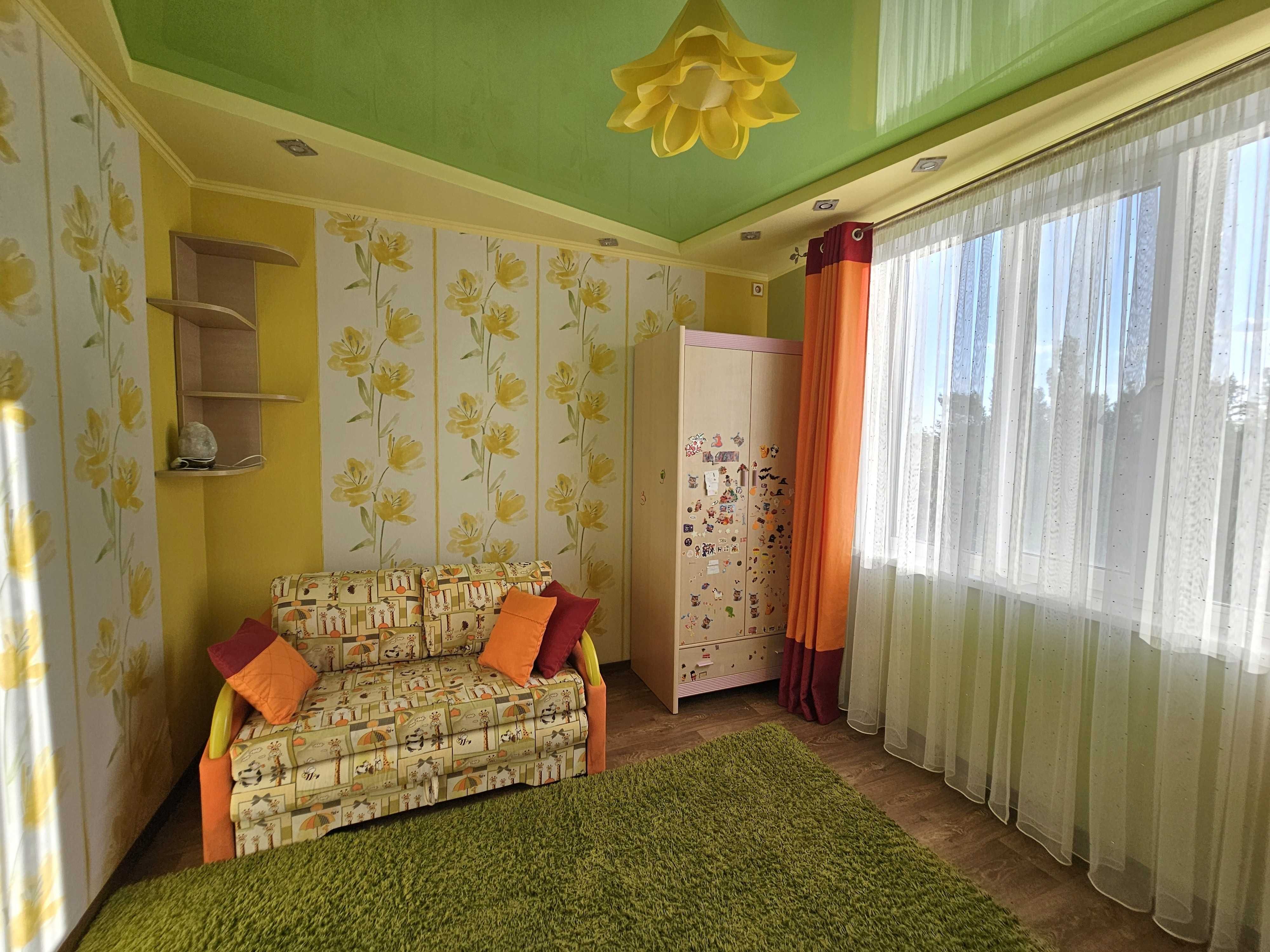 Трёхкомнатная квартира на Макулане, микрорайон Всебратское-2