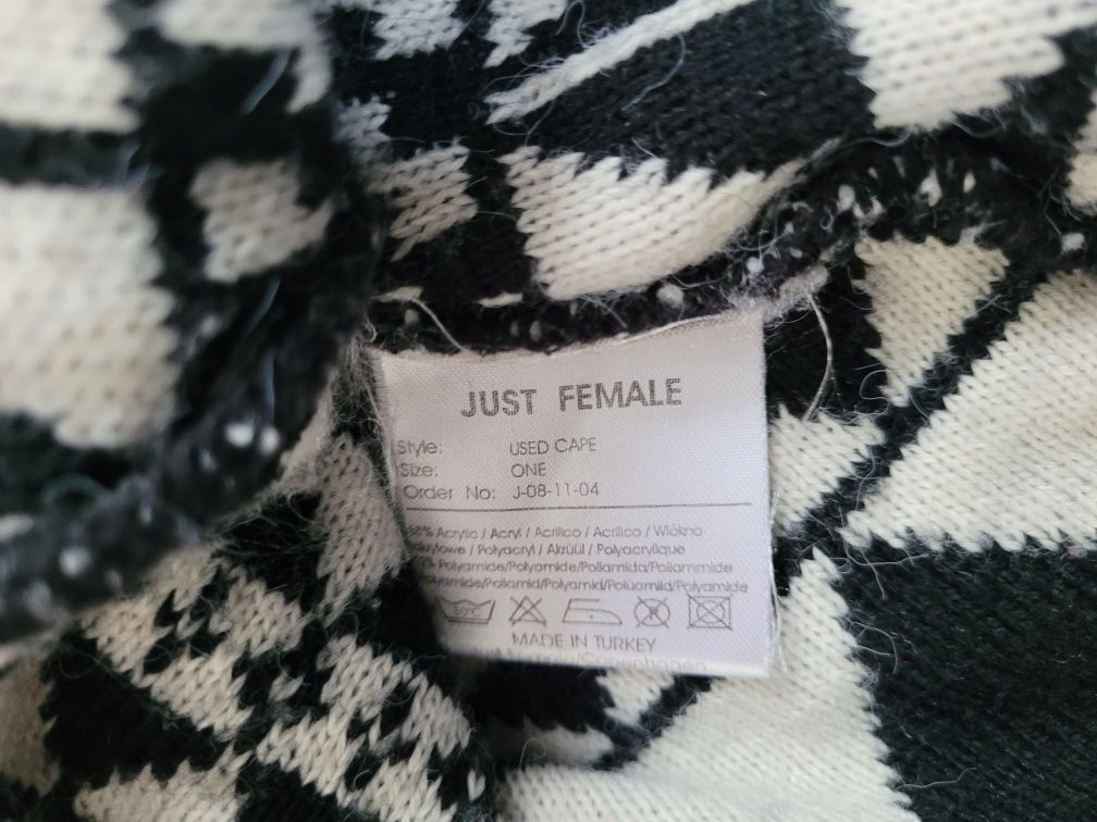 Duży sweter, typu poncho.  Rozm.oversize