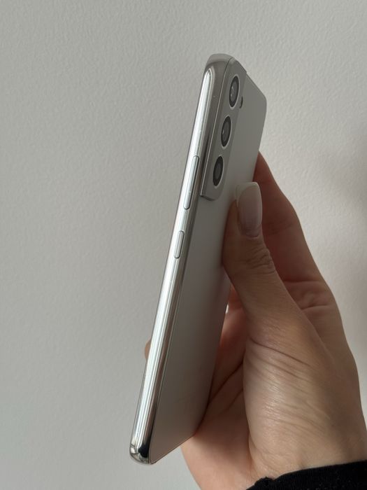 Samsung S22 білий
