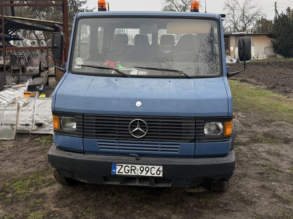 Wywrotka Mercedes Benz 609d na Kat B