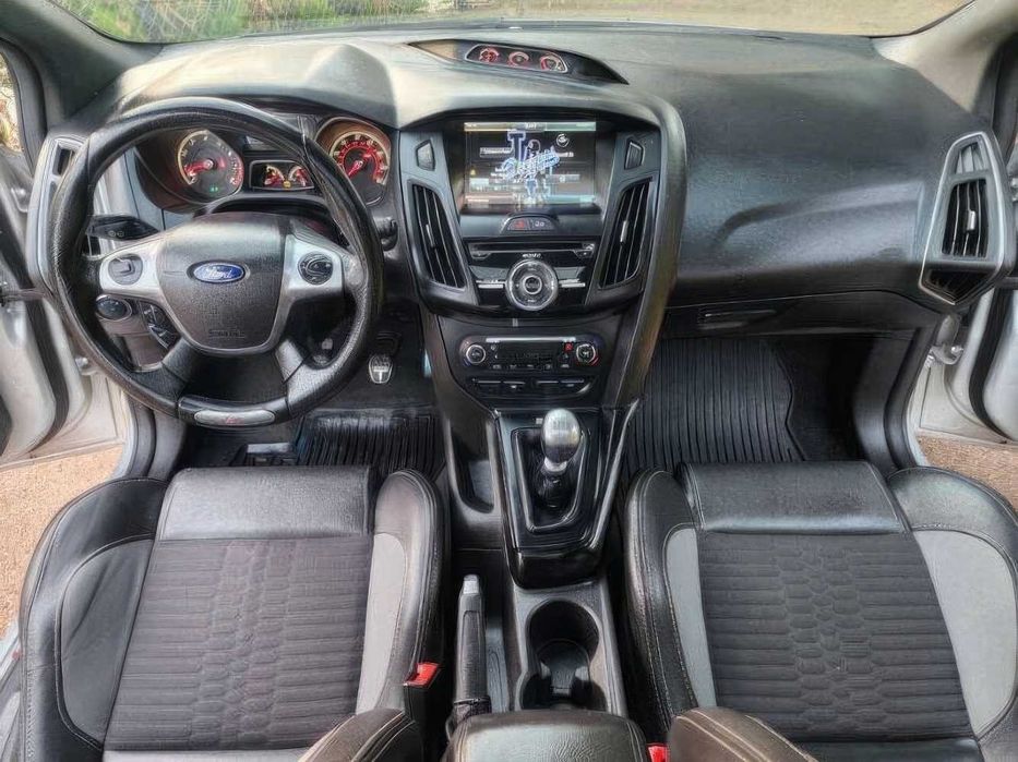 Ford Focus ST      2014