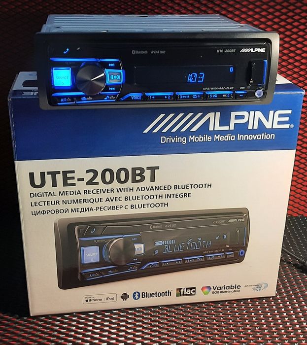Автомагнітола Alpine UTE-200BT