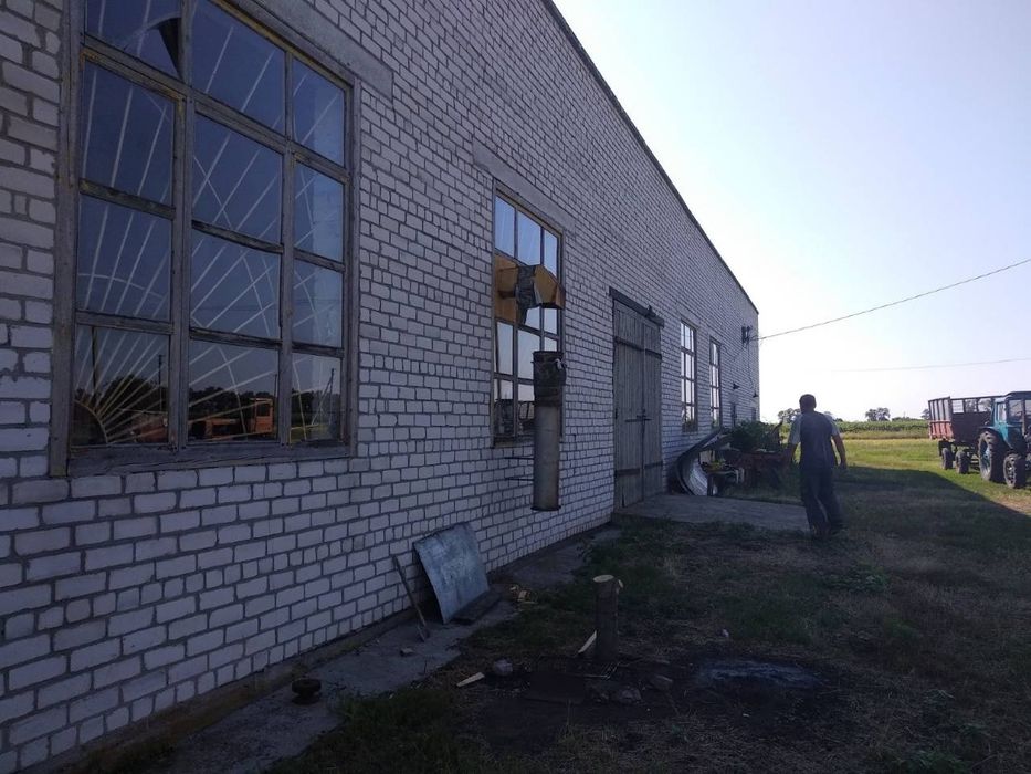 имущественный комплекс, ферма, зернохранилище, с. Купьеватое Полт обл