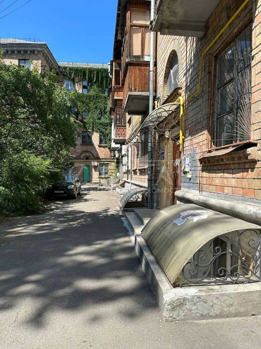 ПРОДАЖА/Офис 200 м2, Цоколь, Бастионная, Печерский р-н, Центр