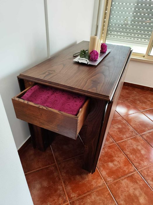 Mesa de Jantar de Madeira Castanheiro c/ 6 Cadeiras - Excelente Estado