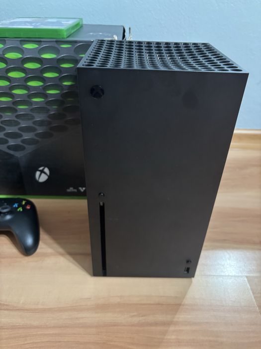 Konsola Xbox Series X 1TB, gry, 2 pady