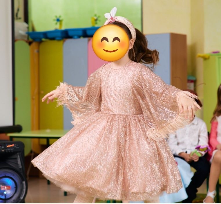 Святкова сукня для дівчат