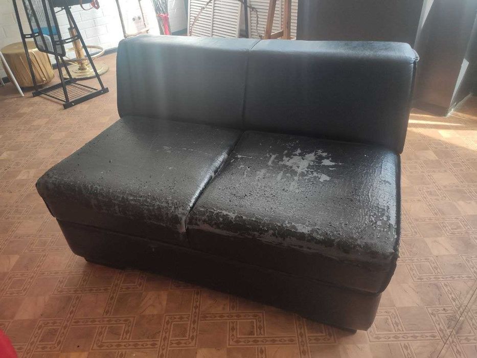 Продам диваны для студии\салона\кафе, 3 шт. б\у