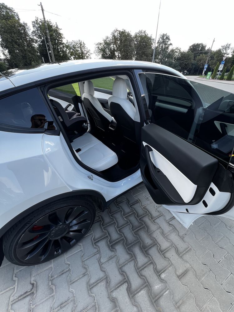 Tesla model Y Performance 2022