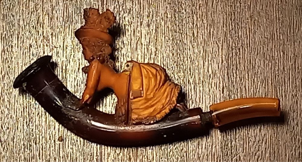 Cachimbo erótico do séc. XIX em âmbar