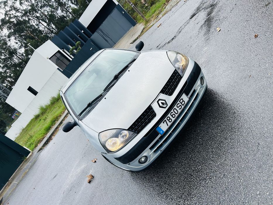 Renault clio 1.5dci 5 lugares ano 2001