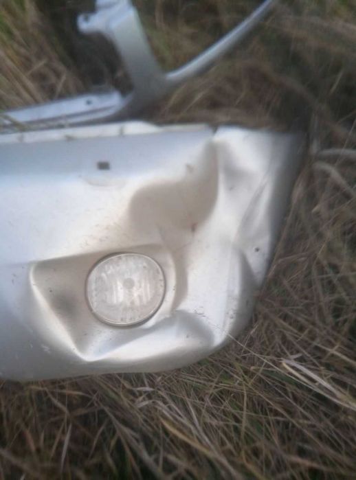 Бампер передний RAV4 + накладка.