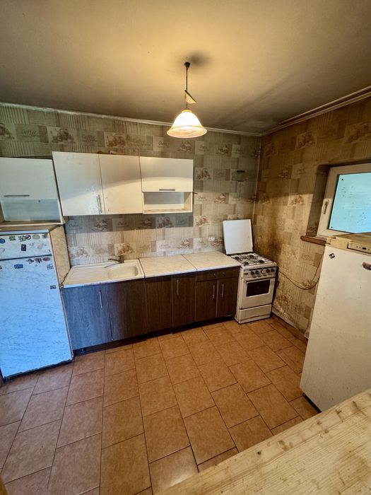 Продаж 2-х будинків та ділянки 25 соток