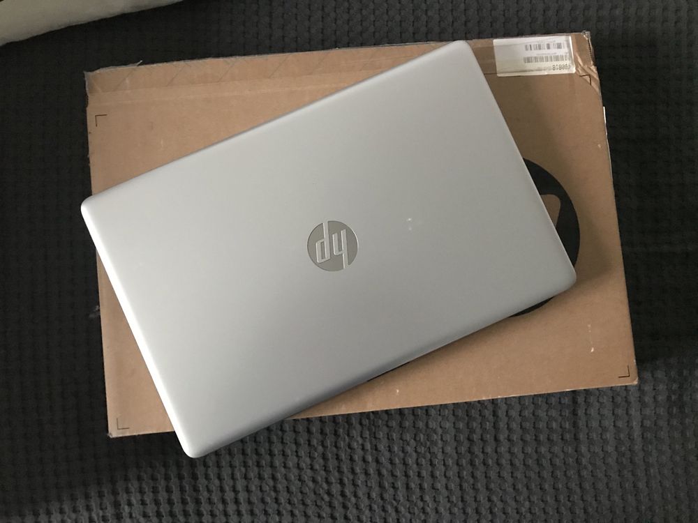 Laptop HP 15 i3-7020U/8GB/240/Win10 FHD