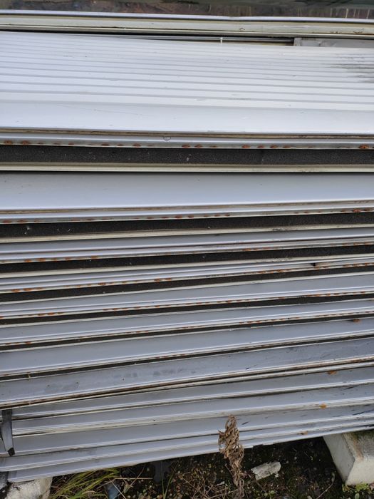 Płyta warstwowa  PIR 80 Dach L- 13mb. 900m2