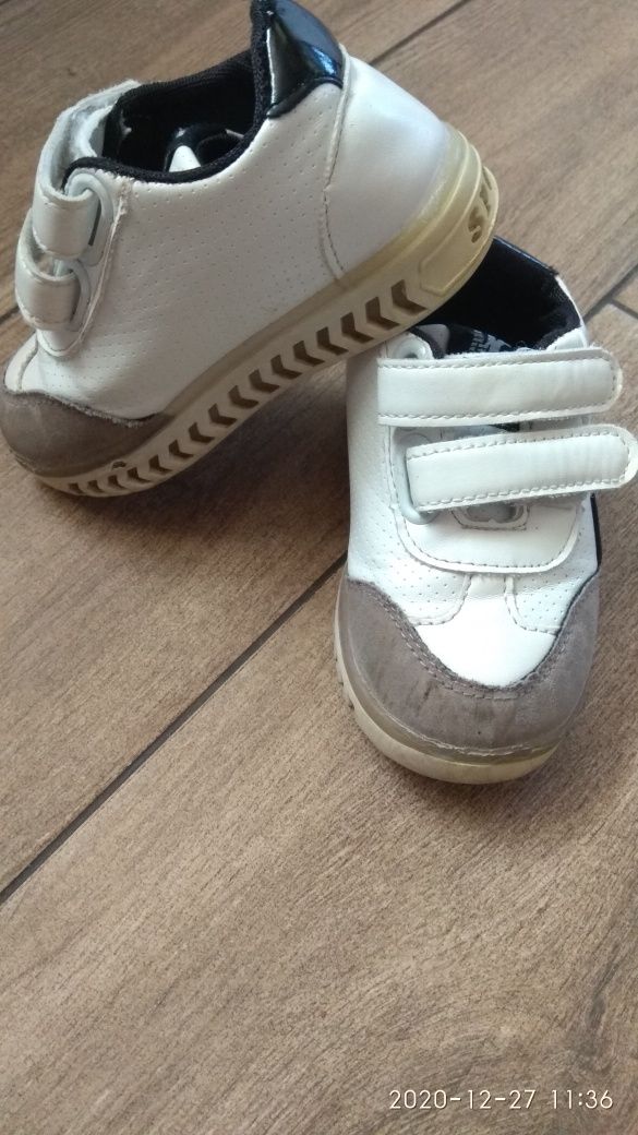 Сапоги ботинки детские кроссовки дитячі кросівки