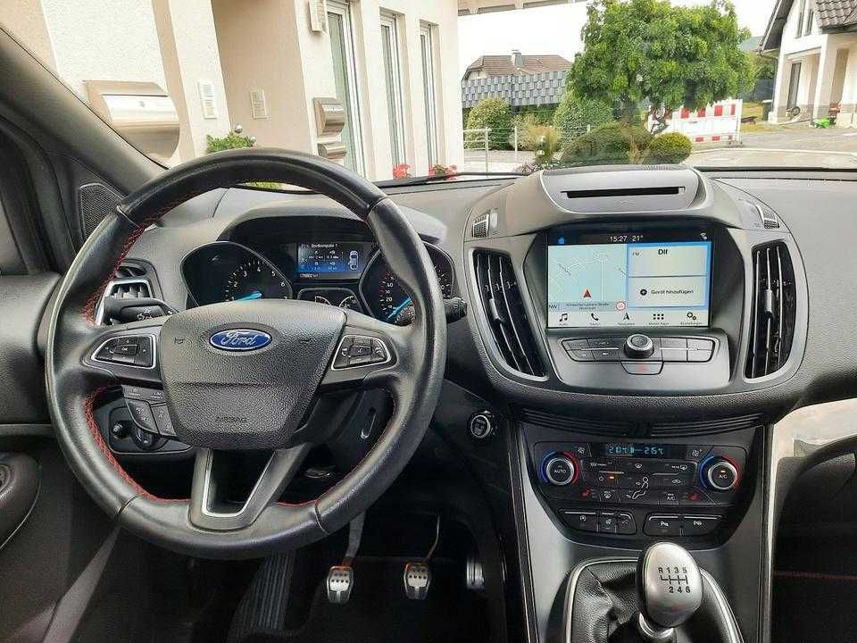 Ford Kuga Wersja ST-Line Full Full DISEL