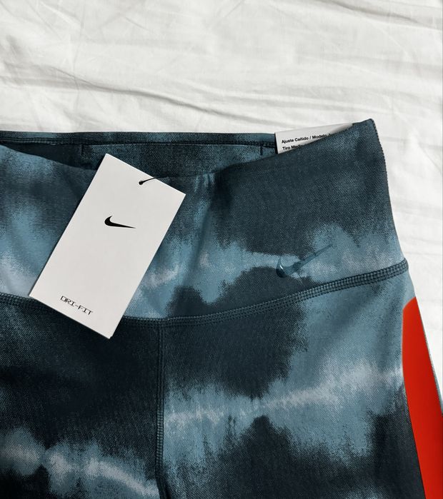 Krotkie spodenki legginsy shorty kolarki Nike