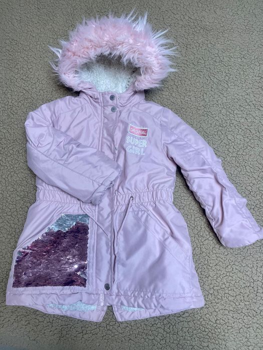 Парка на дівчинку