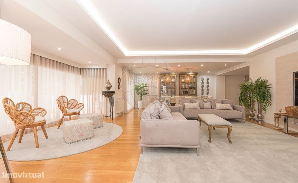 Moradia T5 para arrendamento