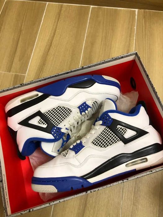 Buty-koszykówki-Jordan 4 RetroMotorsports R.43