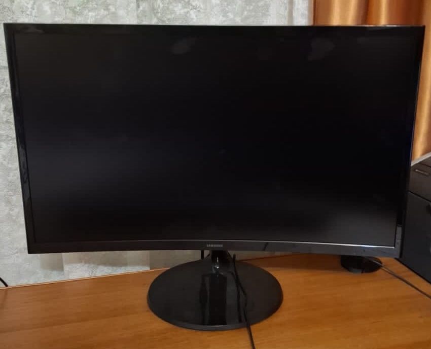 Монітор Samsung C24F390FHR на запчастини