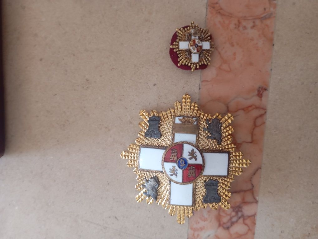 Medalha cruz de mérito militar