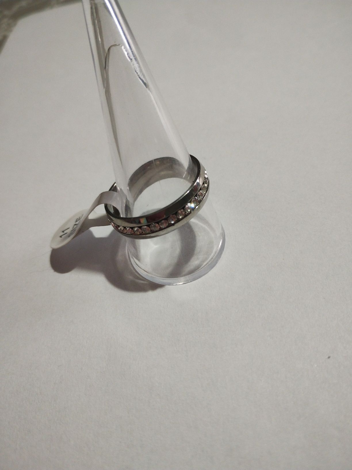 Pierścionek obrączka srebrny z cyrkoniami