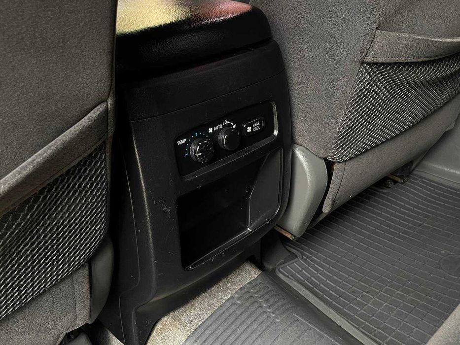 Продам  Toyota Land Cruiser Prado 2006. Можна в розстрочку, під викуп.