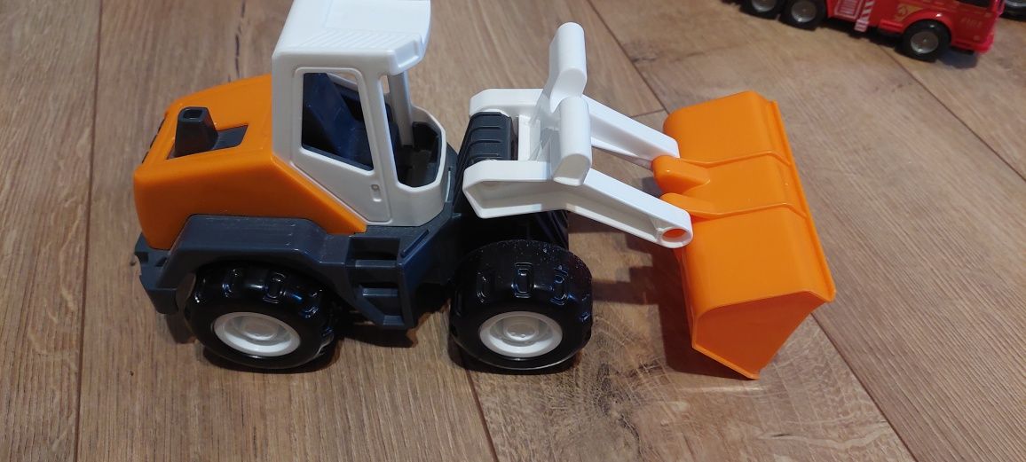 Traktor zabawka podnoszona łyżka