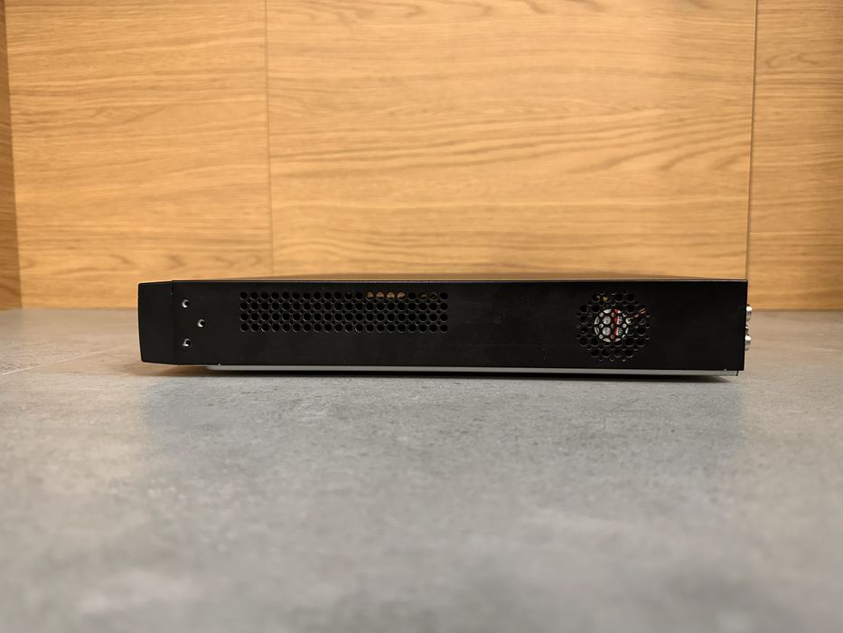 HIKVISION Rejestrator DS-7216HQHI-F2 + 8 kamer + Dysk 4TB Monitoring