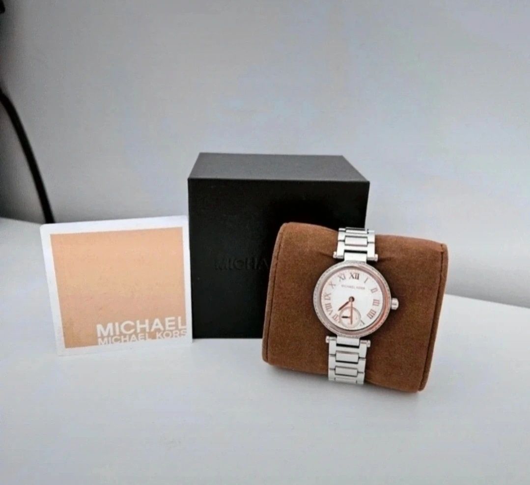 Srebrny zegarek Michael Kors