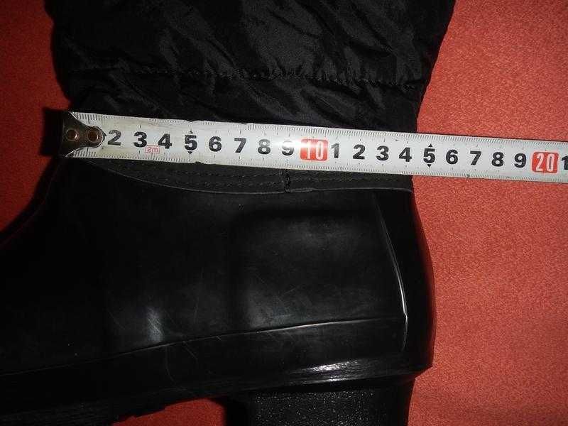 Гумові чоботи р. 40 ( 26см) утеплені